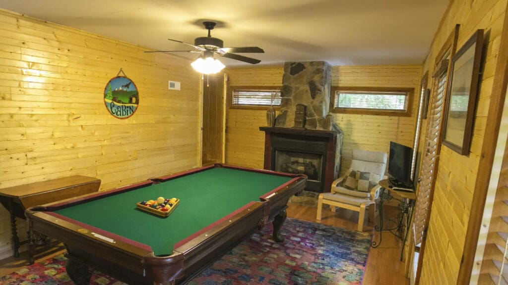 Bear Cub | Scenic Cabin Rentals